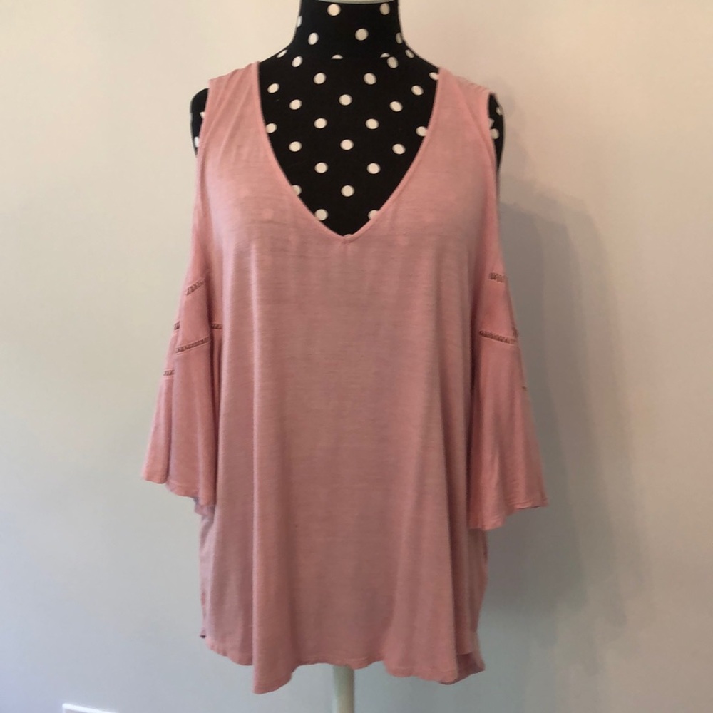 Cold shoulder Caslon top